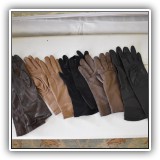 C31. Ladies' leather gloves