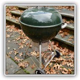 L04. Weber charcoal grill