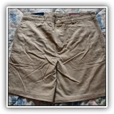 H21. Vineyard Vines khaki men's shorts. New with tags. Size 38