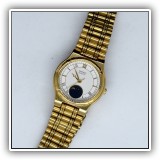 J72. Seiko quartz mens watch . - $15